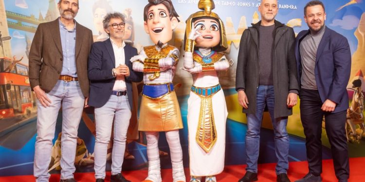 El Teatro Auditorio 'Buero Vallejo' de Guadalajara acoge este hoy el preestreno de "Momias" producida por Pedro Solís