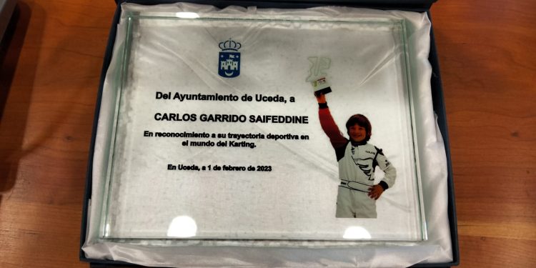 Los deportistas Carlos Garrido y Logan Liberal reciben un reconocimiento del Ayuntamiento de Uceda