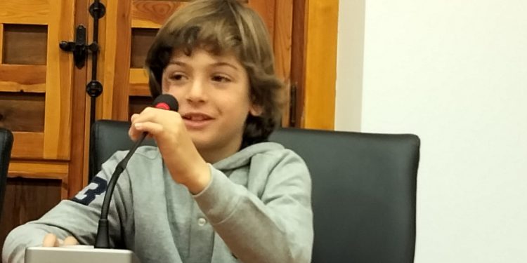 Los deportistas Carlos Garrido y Logan Liberal reciben un reconocimiento del Ayuntamiento de Uceda