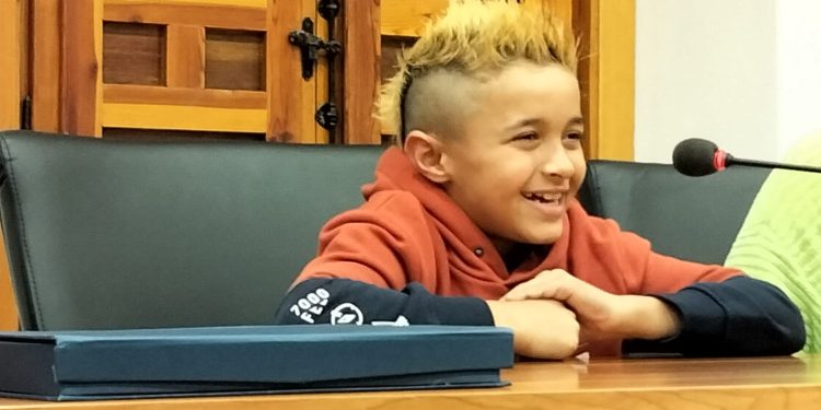 Los deportistas Carlos Garrido y Logan Liberal reciben un reconocimiento del Ayuntamiento de Uceda