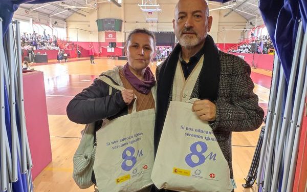 Miguel López es militar retirado del Ejército del Aire y se presenta por Podemos a la Alcaldía de Azuqueca de Henares