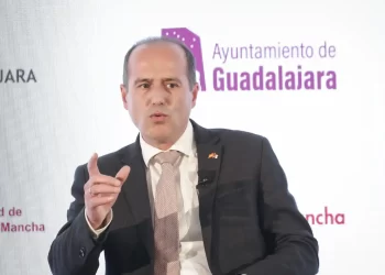 Alberto Rojo, alcalde de Guadalajara, participa en el II Foro Económico Español de CLM