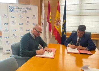 La Universidad de Alcalá y el Ayuntamiento de Yunquera firman un convenio para el estudio y difusión de un manuscrito del siglo XVII