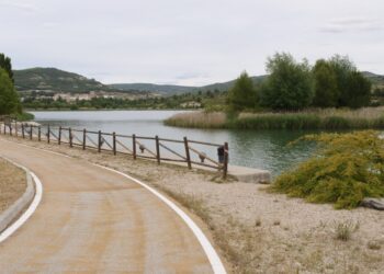 Pareja aprueba la construcción de la pasarela ciclopeatonal de acceso al azud