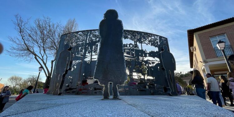 Villanueva de la Torre inaugura un parque en homenaje a alcaldes y concejales de la provincia