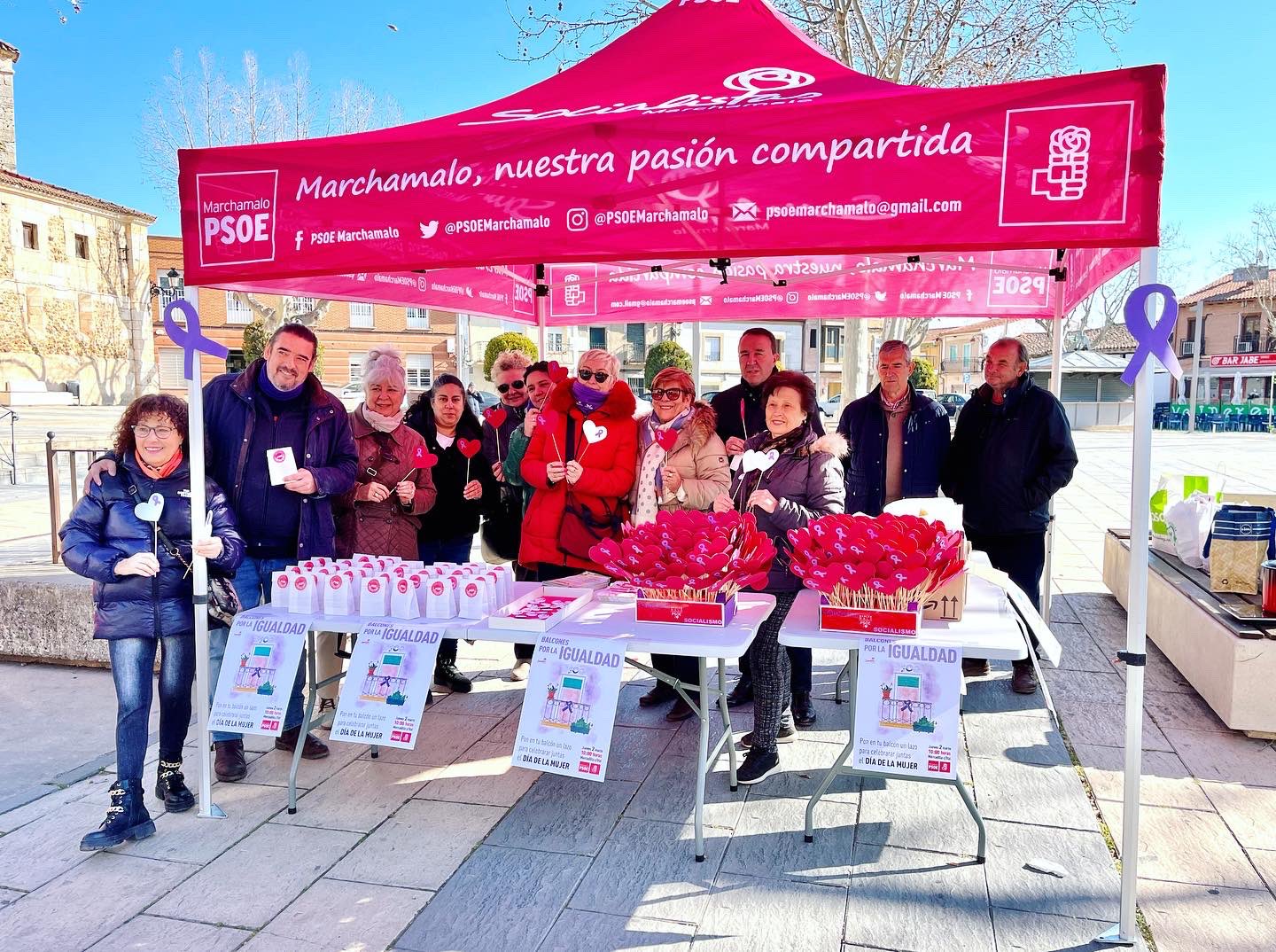 'Balcones por la Igualdad', la campaña del PSOE entorno al 8M se inicia en Marchamalo