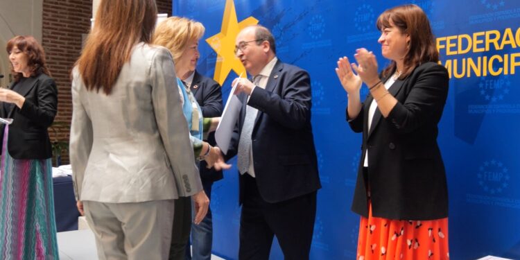 Alovera es premiada con el Primer Premio Nacional MARÍA MOLINER