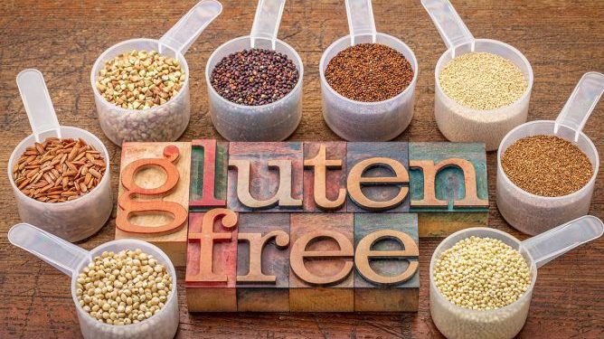 Emiliano García-Page anuncia una convocatoria de ayudas para familias con miembros afectados por celiaquía