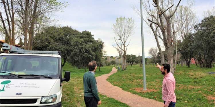 El Casar, finaliza la instalación de farolas solares en Montecalderón