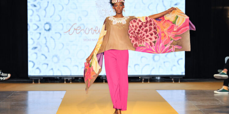 Guadalajara es Moda: Primer desfile provincial de moda en el Palacio Ducal de Pastrana