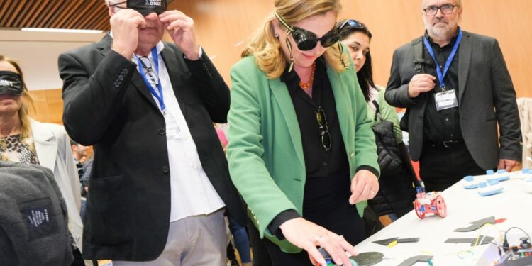 La Consejería de Educación destina 16 mill. de euros a robótica y programación en centros educativos de CLM