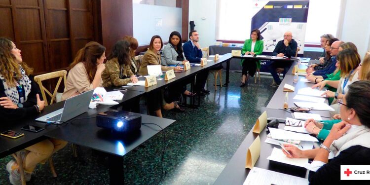 Cruz Roja Guadalajara impulsa el diálogo empresarial para mejorar el sector sociosanitario en la región