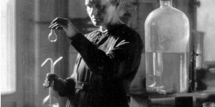 Conferencia sobre mujeres inventoras en la Casa de la Cultura de Alovera