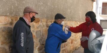 Diputación de Guadalajara renueva convenio con Cruz Roja para programa 'Como en Casa' en la comarca de Molina de Aragón.