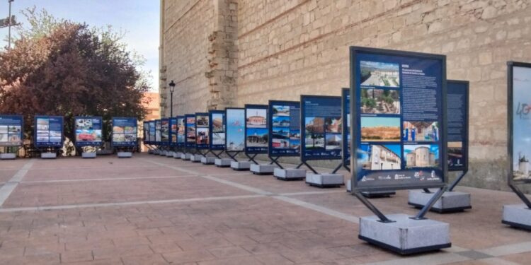 Exposición Itinerante 40 Aniversario de la Autonomía de Castilla-La Mancha llega a la Plaza Mayor de Uceda