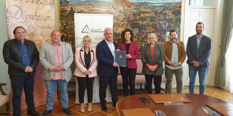 La Diputación de Guadalajara firma un protocolo con la UNED para la implementación de nuevas aulas en Jadraque, El Casar y Mondéjar