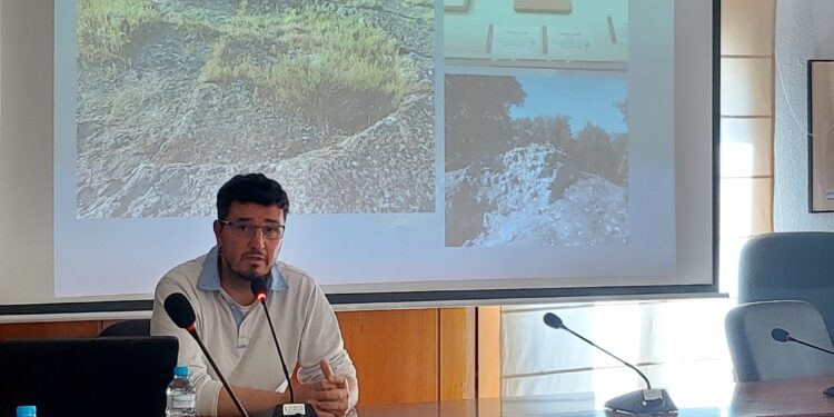 Javier Fernández Ortea presenta su nueva obra “Evolución histórica y patrimonial del Monasterio de Monsalud. Del retiro espiritual a su apertura pública” en el Ayuntamiento de Sacedón