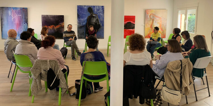 Tarde de «tejer con lentitud» en El Filandón