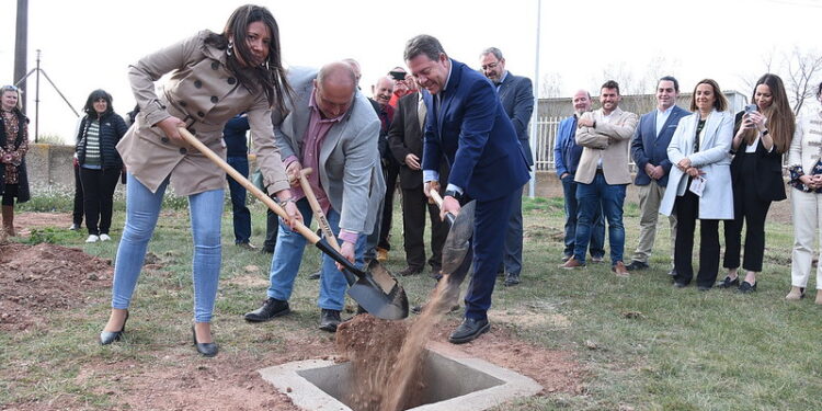 El presidente Emiliano García-Page impulsa una nueva residencia para mayores en Molina de Aragón