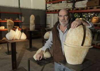 Exposición de Alberto Bañuelos: Descubriendo formas ocultas en piedra en el Museo Francisco Sobrino
