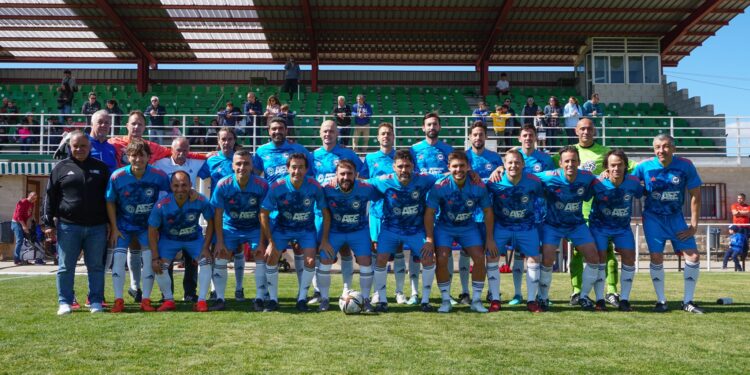 La Asociación de Veteranos C. D. Marchamalo entrega 2.070€ del partido benéfico jugado contra una selección AFE