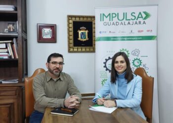 Pastrana muestra interés en Impulsa Guadalajara durante reunión de trabajo con sus técnicos