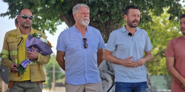 Emotivo homenaje a las víctimas del incendio de Riba de Saelices en Cogolludo