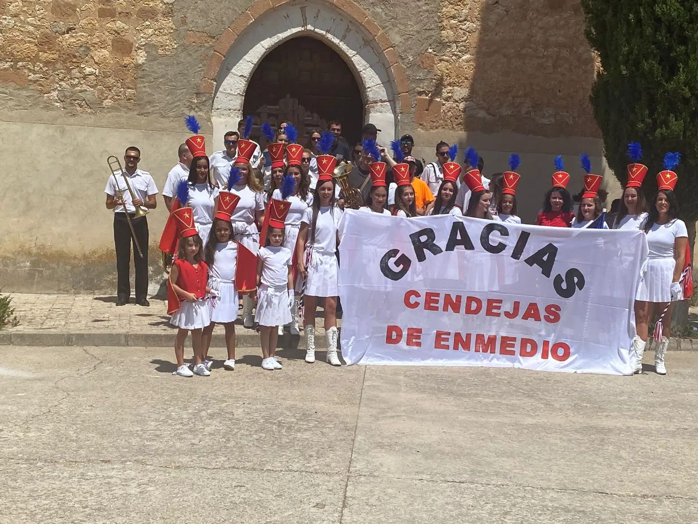 Fiestas Patronales en honor a San Antón en Cendejas de Enmedio: Disfruta de peñas, música y diversión para toda la familia