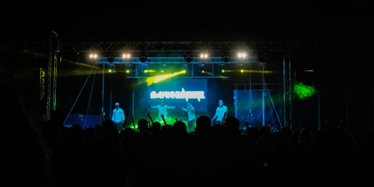 BankHunters: Un espectáculo explosivo llena el recinto de peñas en Cabanillas del Campo