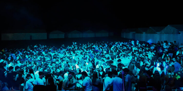 BankHunters: Un espectáculo explosivo llena el recinto de peñas en Cabanillas del Campo