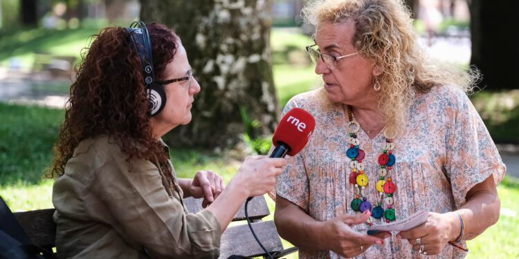 Raffaella Corrales y Juan Antonio Pendás lideran Sumar Guadalajara en su cierre de campaña, promoviendo medidas progresistas para la diversidad, igualdad y el cuidado del medio ambiente