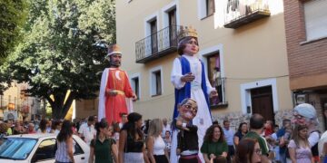 ¡Declarada Fiesta de Interés Turístico Regional! La Procesión de la Recogida de la Cera de Brihuega sorprende con su antigua tradición y ambiente festivo