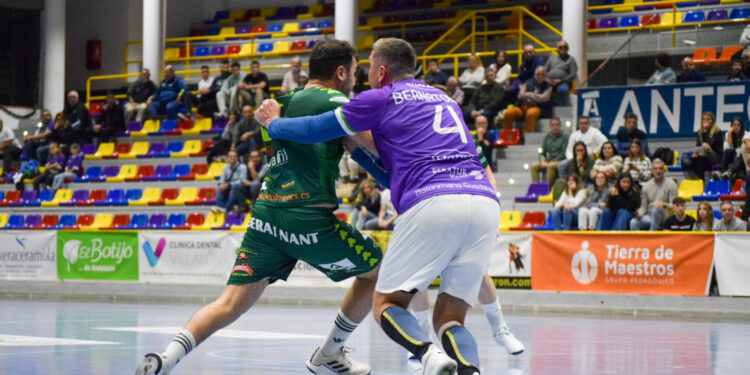 BM Guadalajara Mantiene su Racha Invicta con Empate de Último Minuto ante Dólmenes Antequera