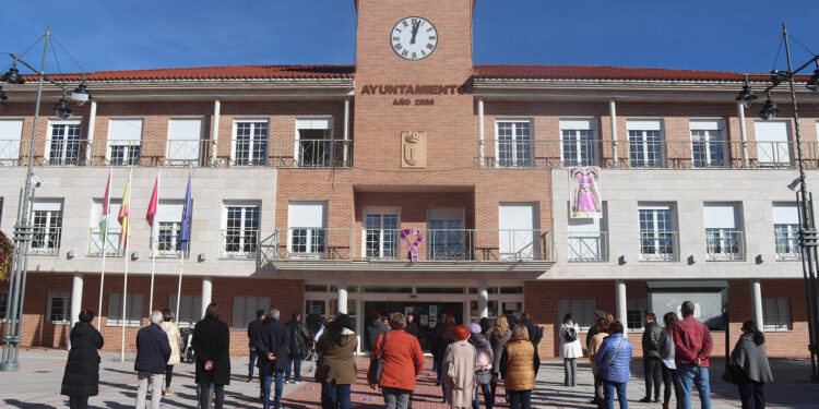 Conmovedor homenaje en Cabanillas del Campo: 53 mujeres asesinadas recordadas en el Día Internacional contra la Violencia de Género