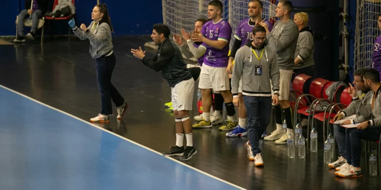 "BM Guadalajara Domina en el Santamaría: Contundente Victoria para Iniciar el 2024 en la División de Honor Plata Masculina