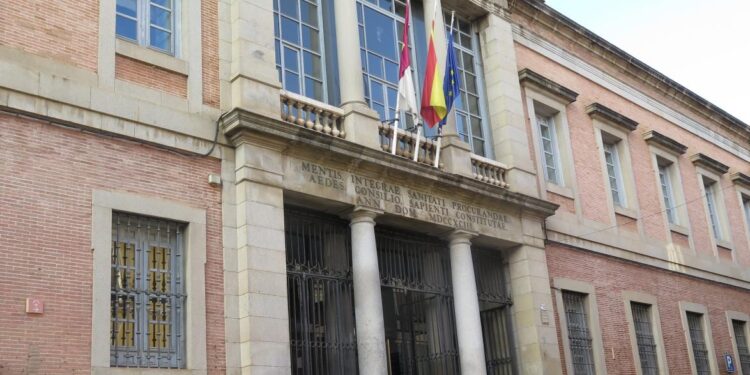 Convocatoria de los XIII Premios a la Excelencia y Calidad en los Servicios Públicos en Castilla-La Mancha