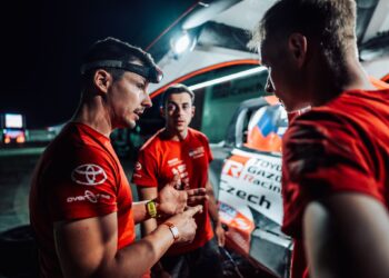 Éxito en el Dakar 2024: Amadeo de Fe, Mecánico de Cabanillas, Destaca en Equipo Checo