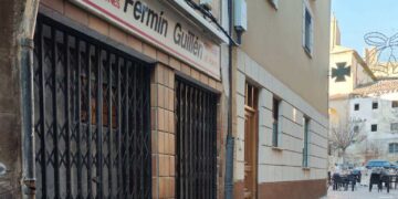 Tiendas cerradas en el casco antiguo de Molina de Aragón