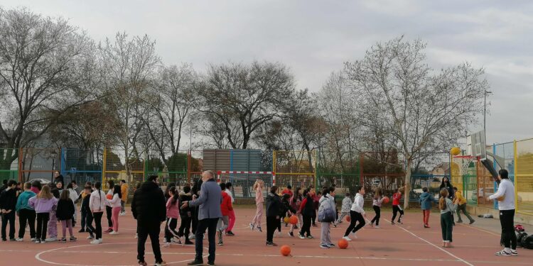 Guadalajara Basket lleva el Baloncesto a las Aulas de Villanueva de la Torre