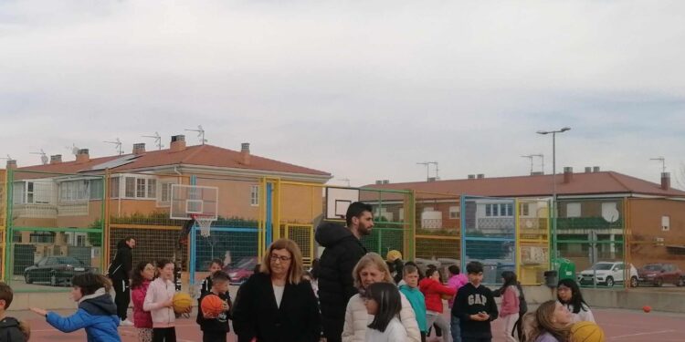 Guadalajara Basket lleva el Baloncesto a las Aulas de Villanueva de la Torre