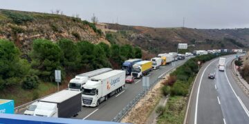 Tractorada en Madrid: Agricultores y Ganaderos Españoles se Levantan ante la Crisis Agraria