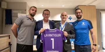 Balonmano Guadalajara se prepara para enfrentar a Dólmenes Antequera con el apoyo de Hospital La Antigua