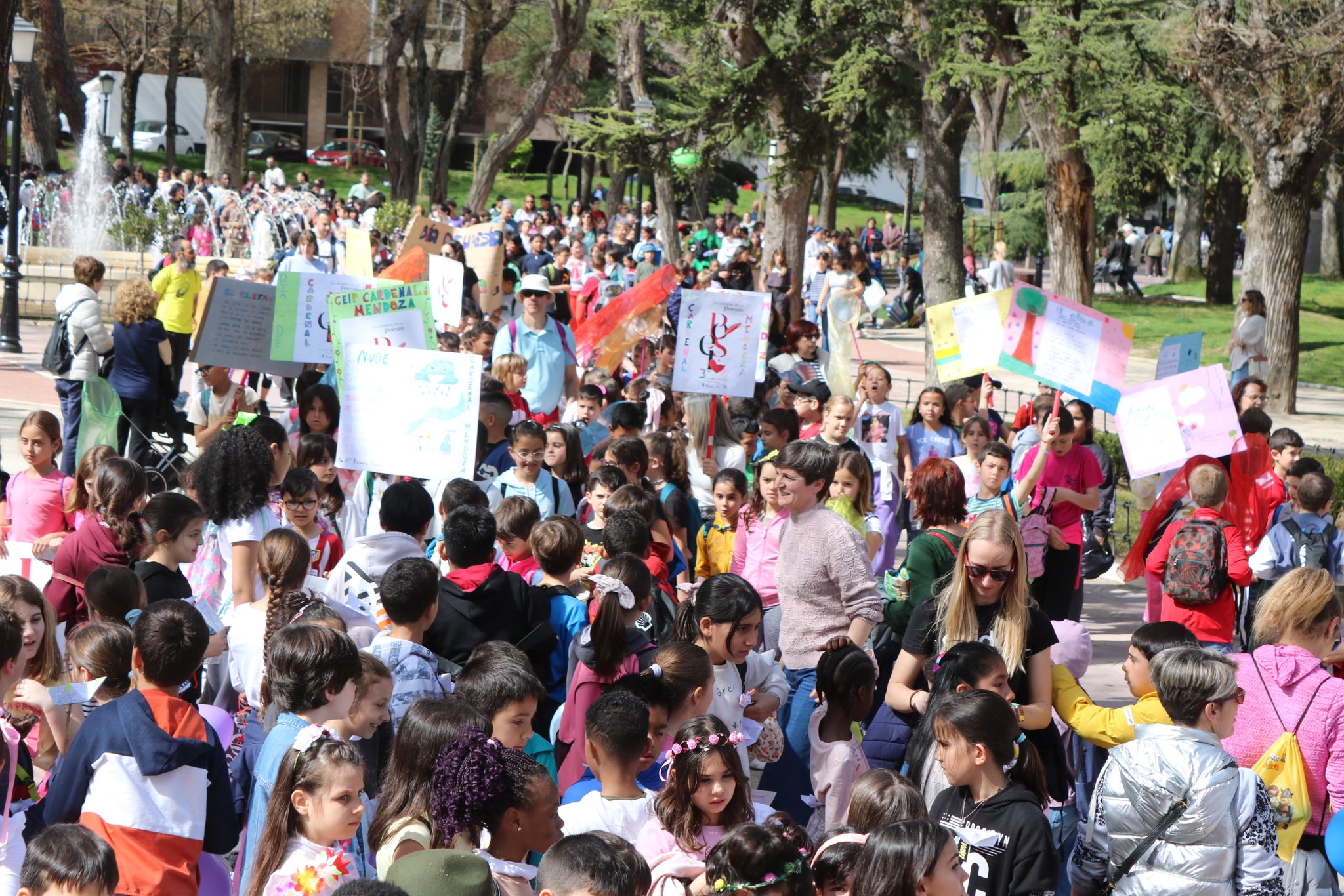 Javier Toquero Celebra el Día Mundial de la Poesía con Escolares en Guadalajara