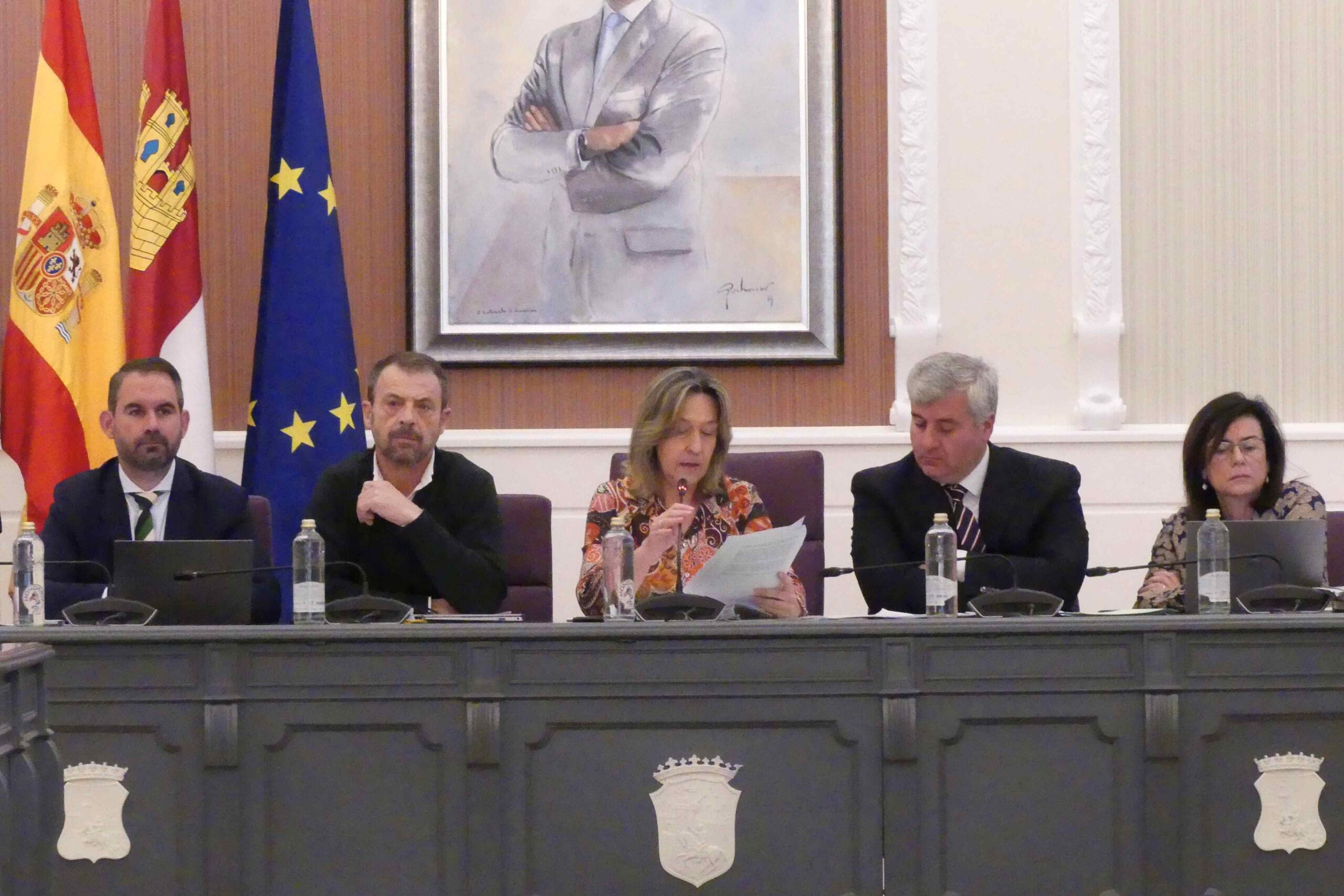 La alcaldesa, Ana Guarinos, ofreció una declaración institucional en relación con el Día Internacional de la Mujer a los grupos políticos