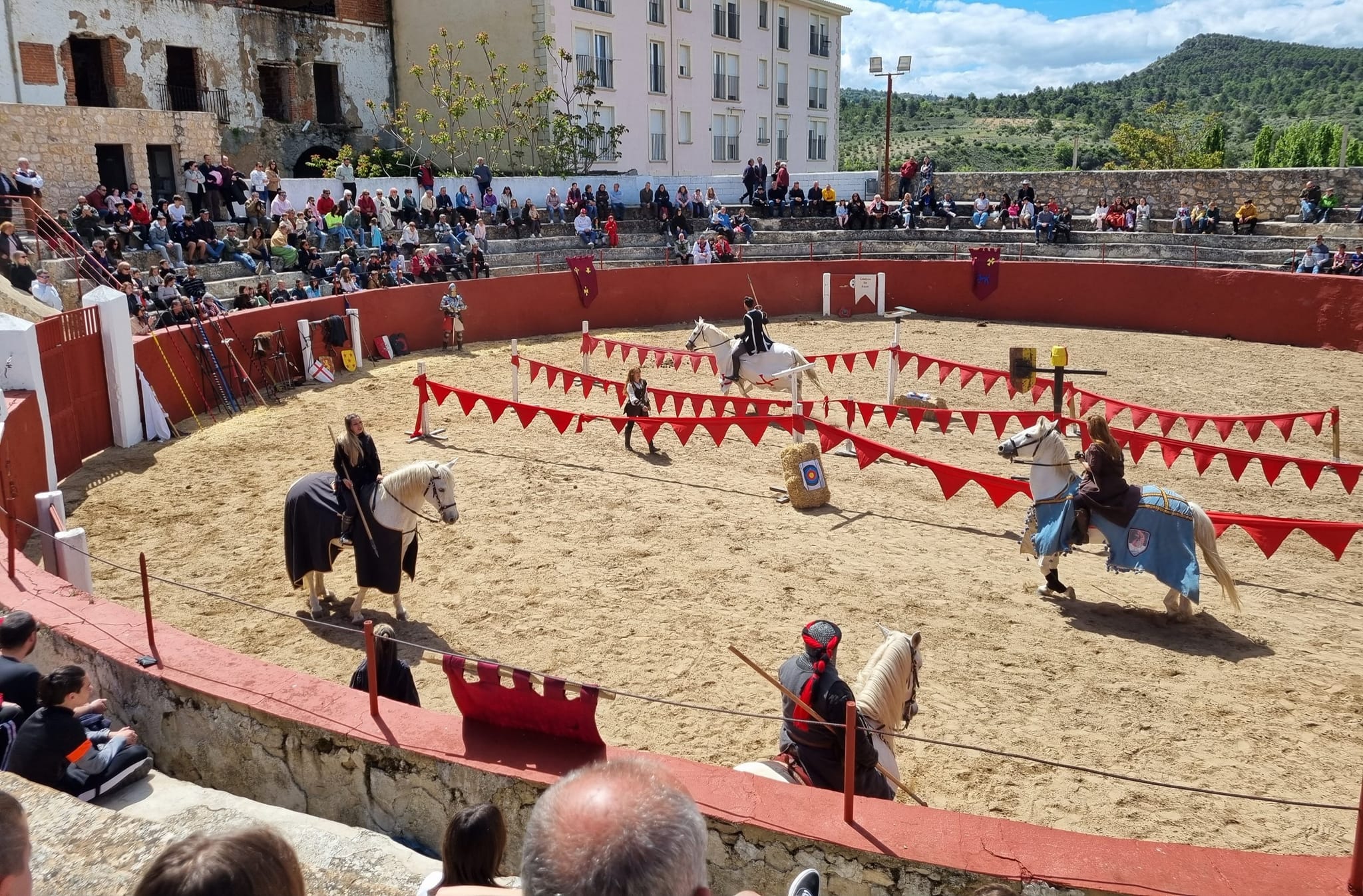  Pareja se viste de historia en su IX Feria Medieval