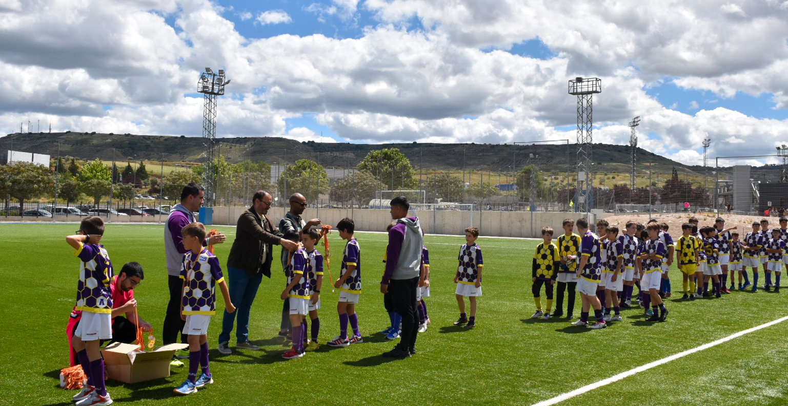 Más de 1.000 Personas Celebran el ‘Día del Club’ del Atlético Guadalajara con Fútbol y Diversión