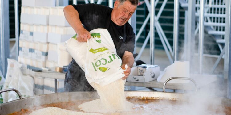 María Mateo, Joven Actriz y Dramaturga, Pregonó el Inicio de las Fiestas en Honor al Cristo de la Esperanza 2024 en Marchamalo