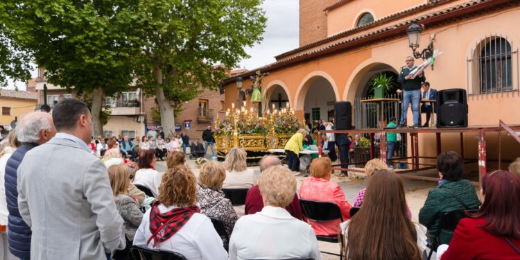 María Mateo, Joven Actriz y Dramaturga, Pregonó el Inicio de las Fiestas en Honor al Cristo de la Esperanza 2024 en Marchamalo