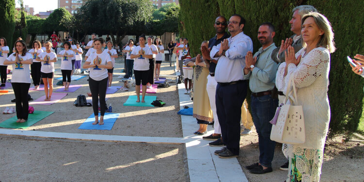 Guadalajara Celebra el Día Internacional del Yoga con la Visita del Embajador de la India