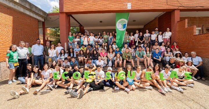 Entrega de Banderas Verdes en Guadalajara: Reconociendo el Compromiso Ambiental de Centros Educativos